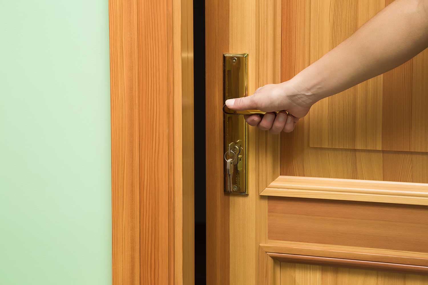 ¿Cómo puedo calentar mi sótano en verano?