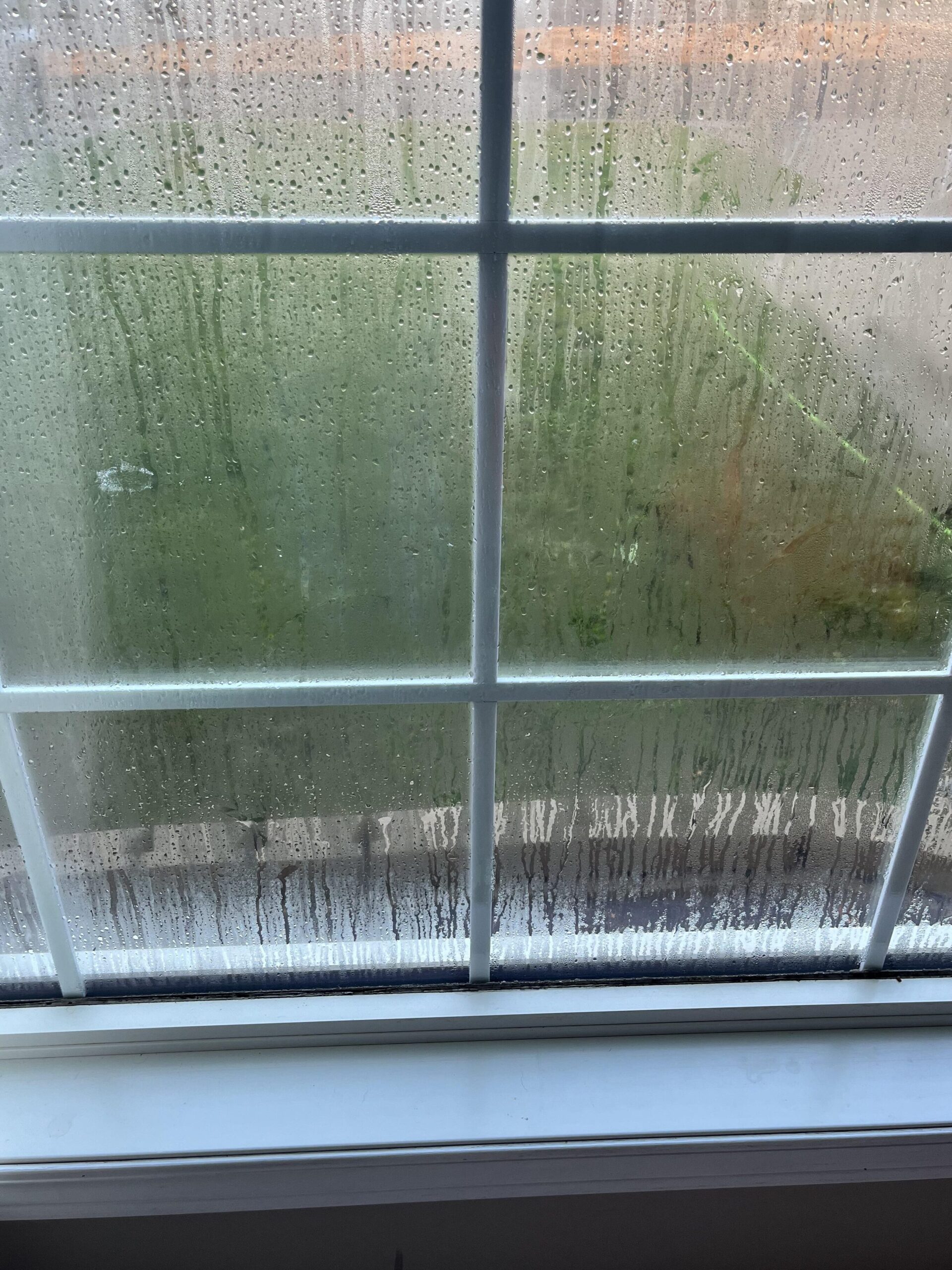 De cualquier forma podemos evitar la acumulación extrema de humedad en el interior de...