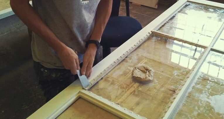 Silicona para glaseado versus masilla: selección del material adecuado para ...