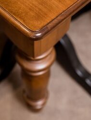 ¿Puede la humedad dañar mis muebles de madera?