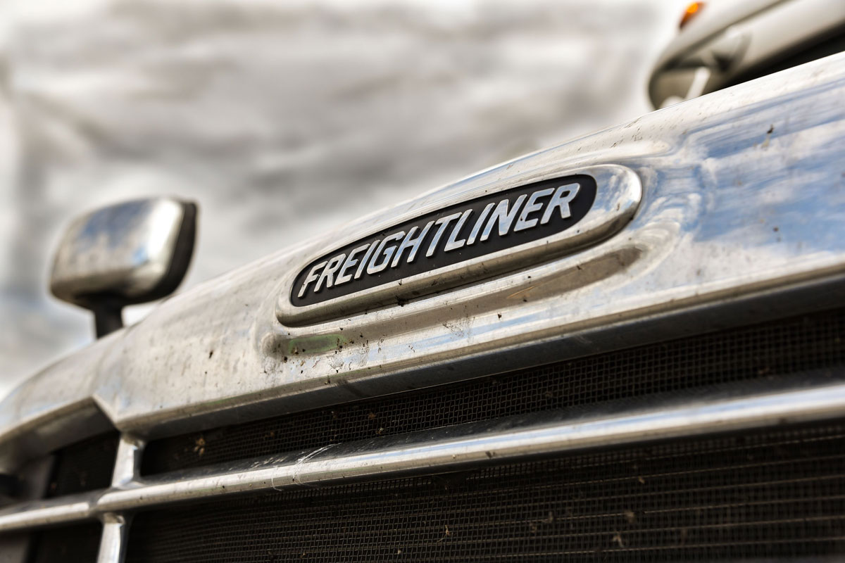 ¿Dónde está el fusible en un compresor Freightliner Cascadia AC? ¿Dónde está el fusible en un compresor Freightliner Cascadia AC?