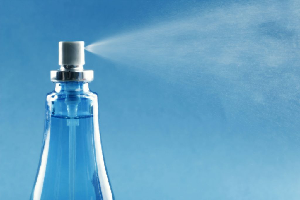 ¿Puedo poner perfume en mi humidificador?